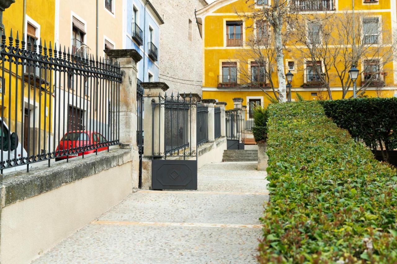 La Puerta Del Salvador Apartamento Casco Historico Cuenca  Eksteriør billede